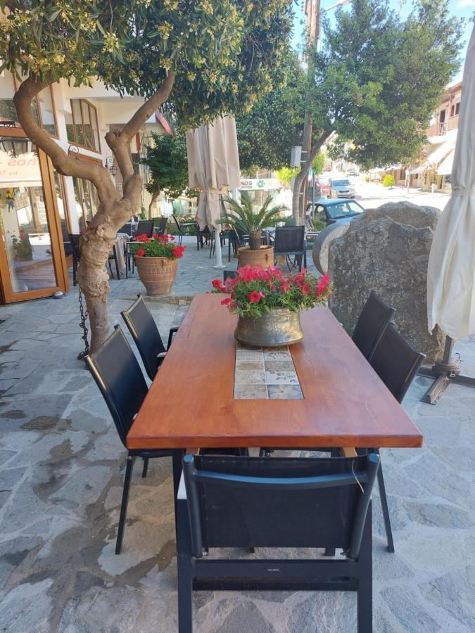 Hotel Xenios Zeus à Ouranoupoli Extérieur photo